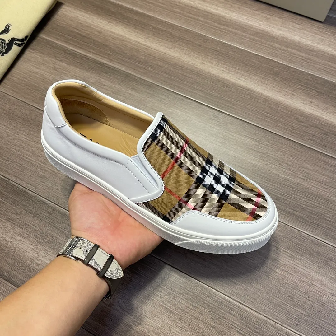 ☕P380💰"BURBERRY" Burberry: 🔍🔍The latest men's counter is on sale simultaneously, the original version imported from Italy🔝·Nappa calfskin·Brand totem cloth· Highlighting the (high-end, extravagance, class) travel, home, and best choice" exquisite workmanship (Imported water-dyed leather lining from Italy 🇮🇹), sole: original sole provided by the original factory, ⚠️exclusive double layer Activity·TPR rubber·molded outsole; super comfortable·wear-resistant·non-slip·environmental protection🌳🌳🌳, the real thing is more beautiful🎬The real thing is more beautiful🔍🔍 (high quality·follow the order) You can enter and exit the counter at will: Size: 38·39·40·41·42·43·44 (🎉Customized 45) Welcome to order...☕️